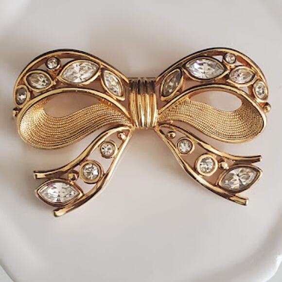 Swarovski‎ Bow Brooch Pin Clear Crystals Gold Plated Swan Signed Retired Rare - Picture 1 of 6